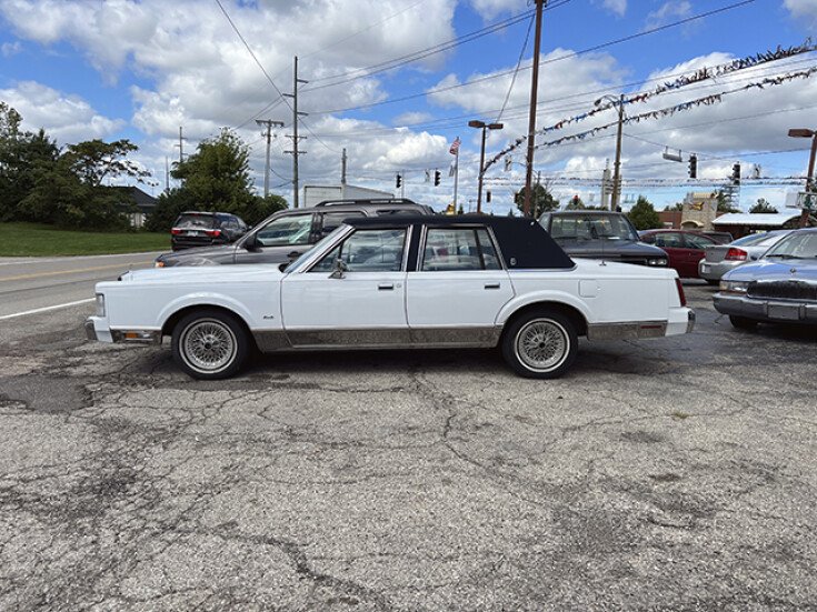 Thumbnail Photo undefined for 1987 Lincoln Town Car Signature